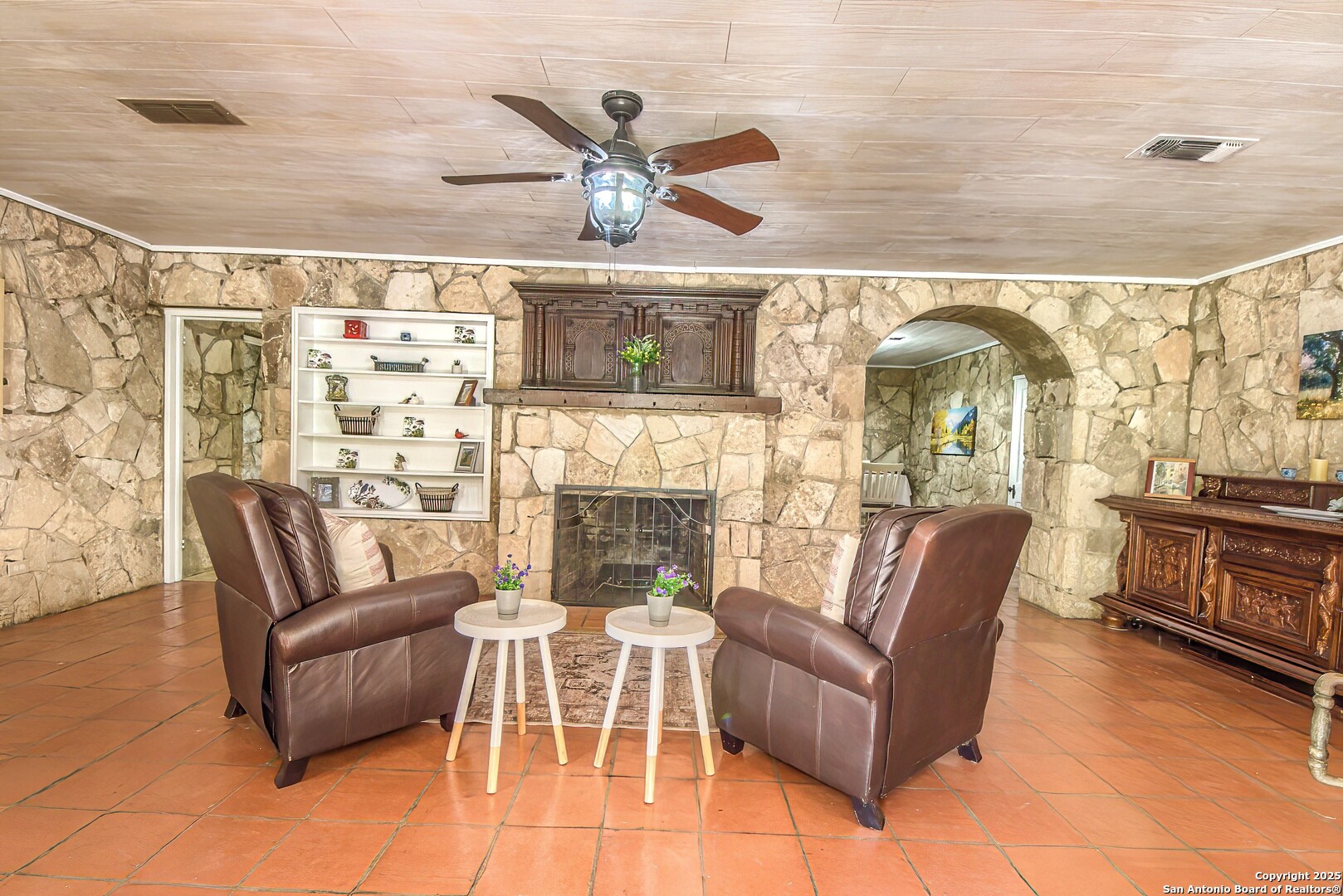 6986 County Road 271 Mico TX 78056