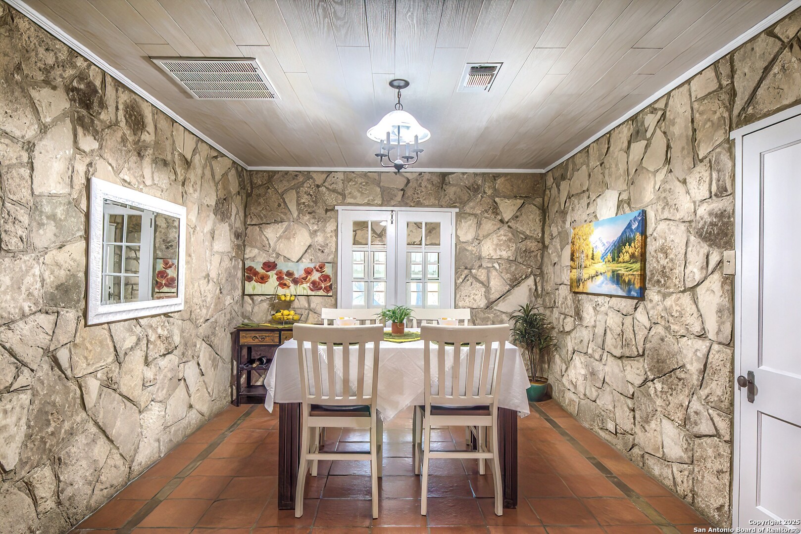 6986 County Road 271 Mico TX 78056