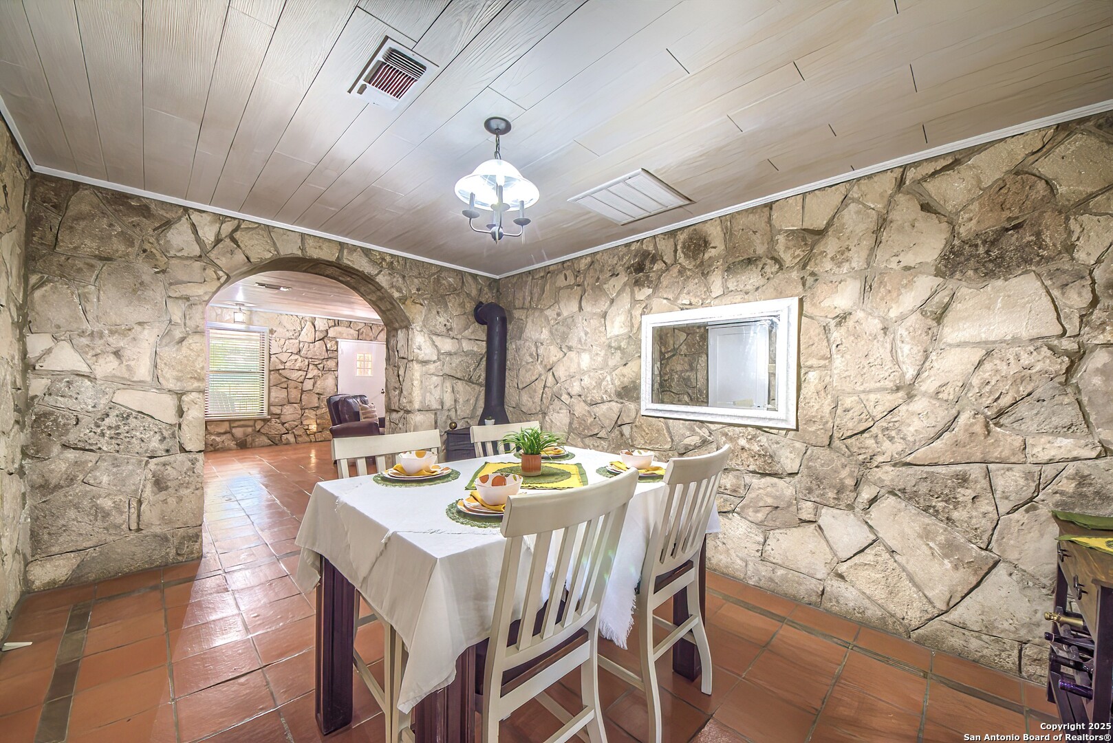 6986 County Road 271 Mico TX 78056