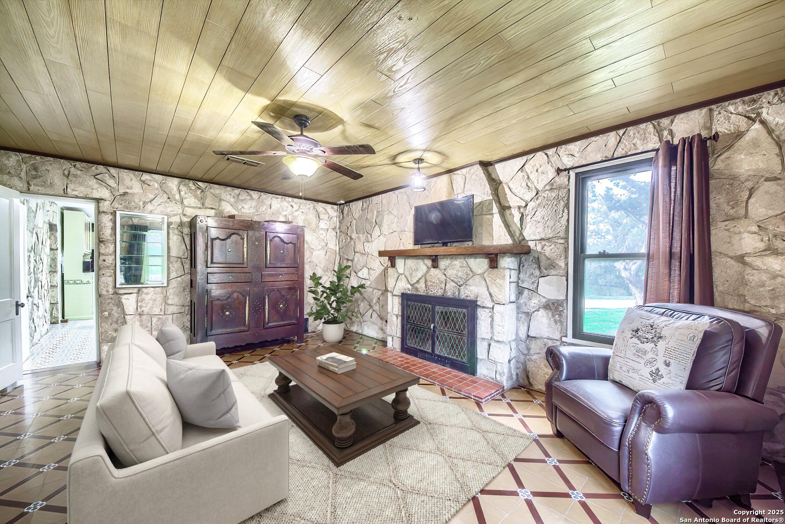 6986 County Road 271 Mico TX 78056