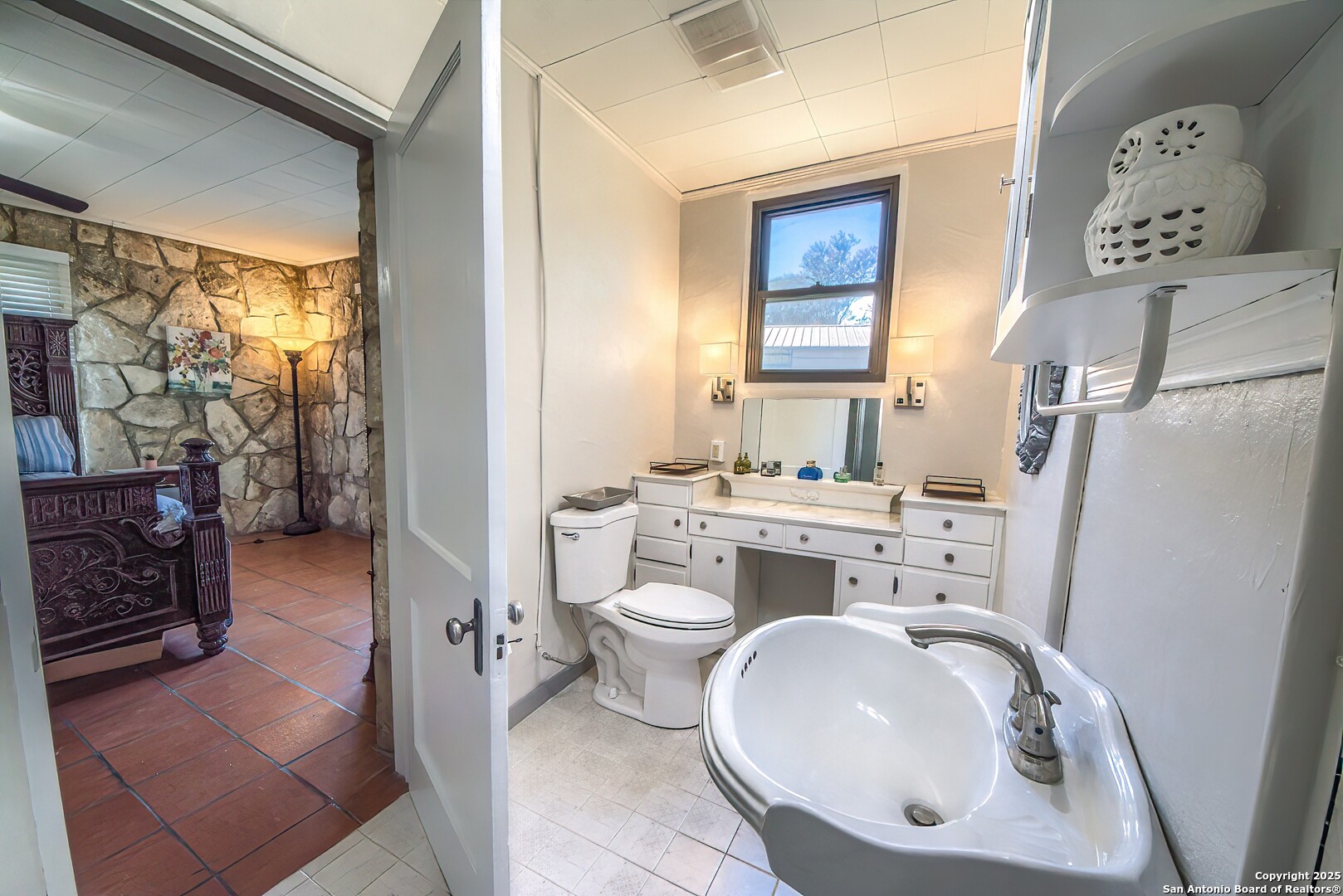 6986 County Road 271 Mico TX 78056