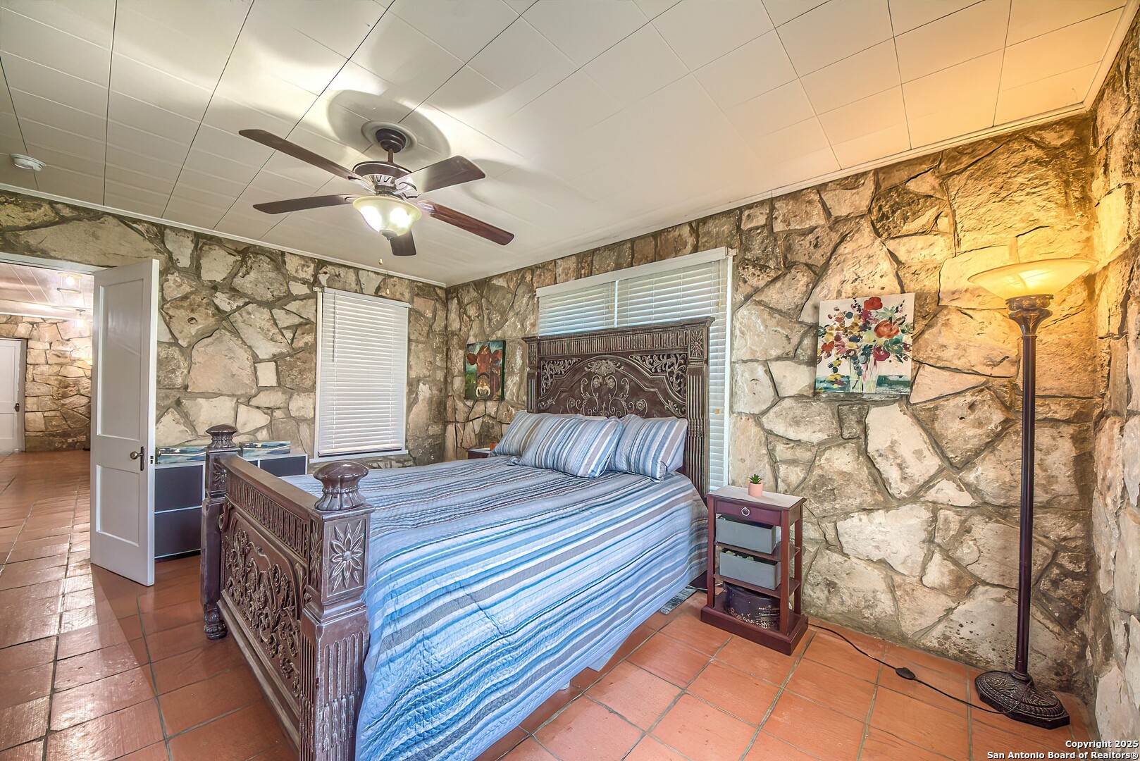 6986 County Road 271 Mico TX 78056