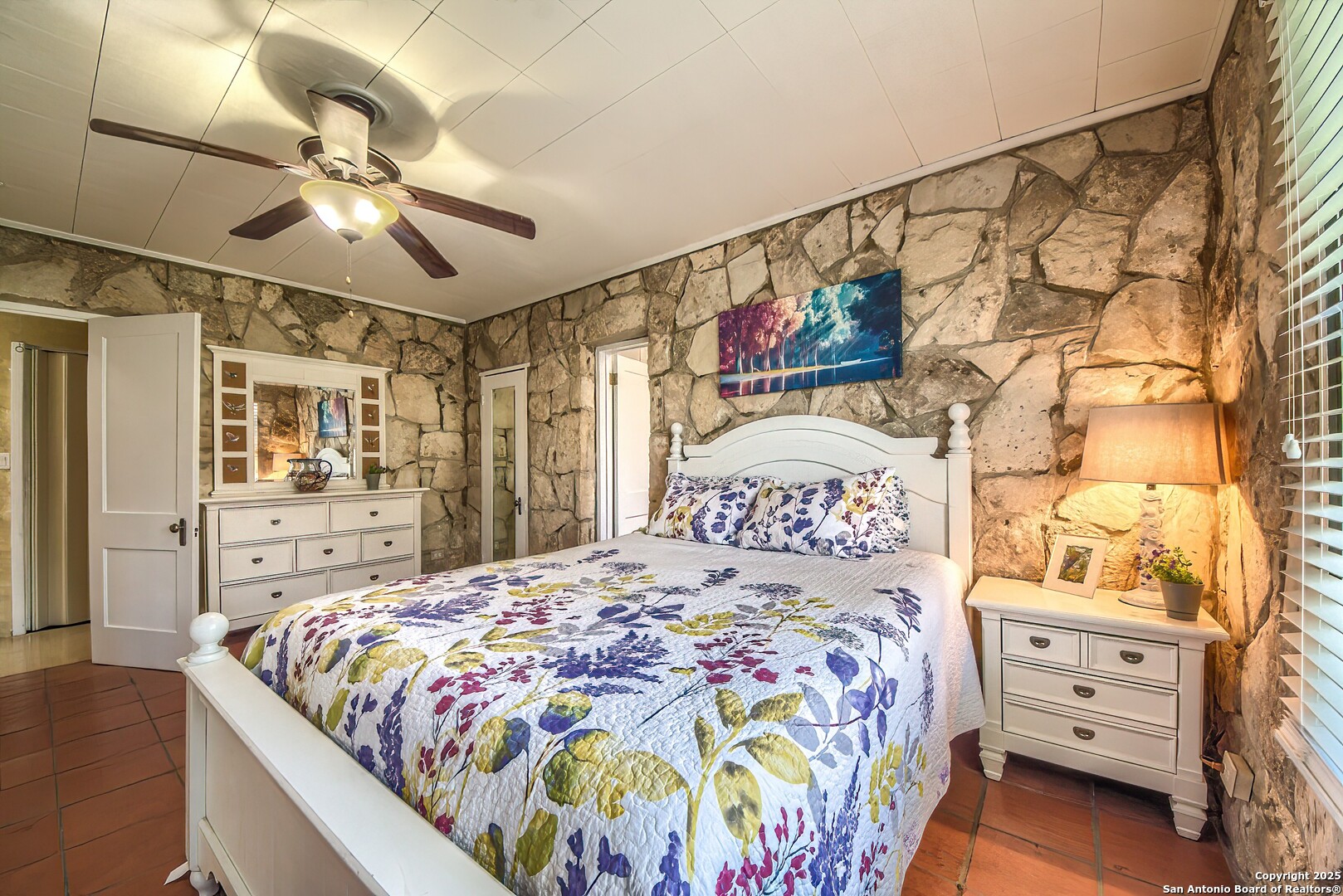 6986 County Road 271 Mico TX 78056