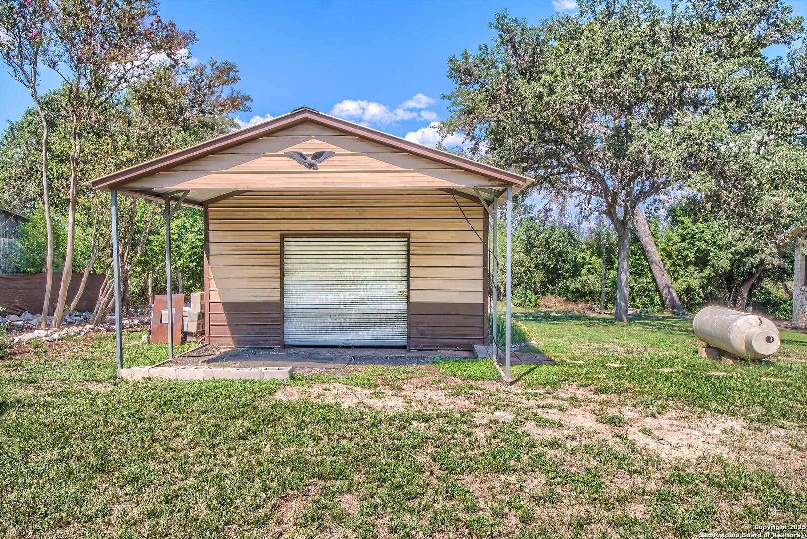 6986 County Road 271 Mico TX 78056