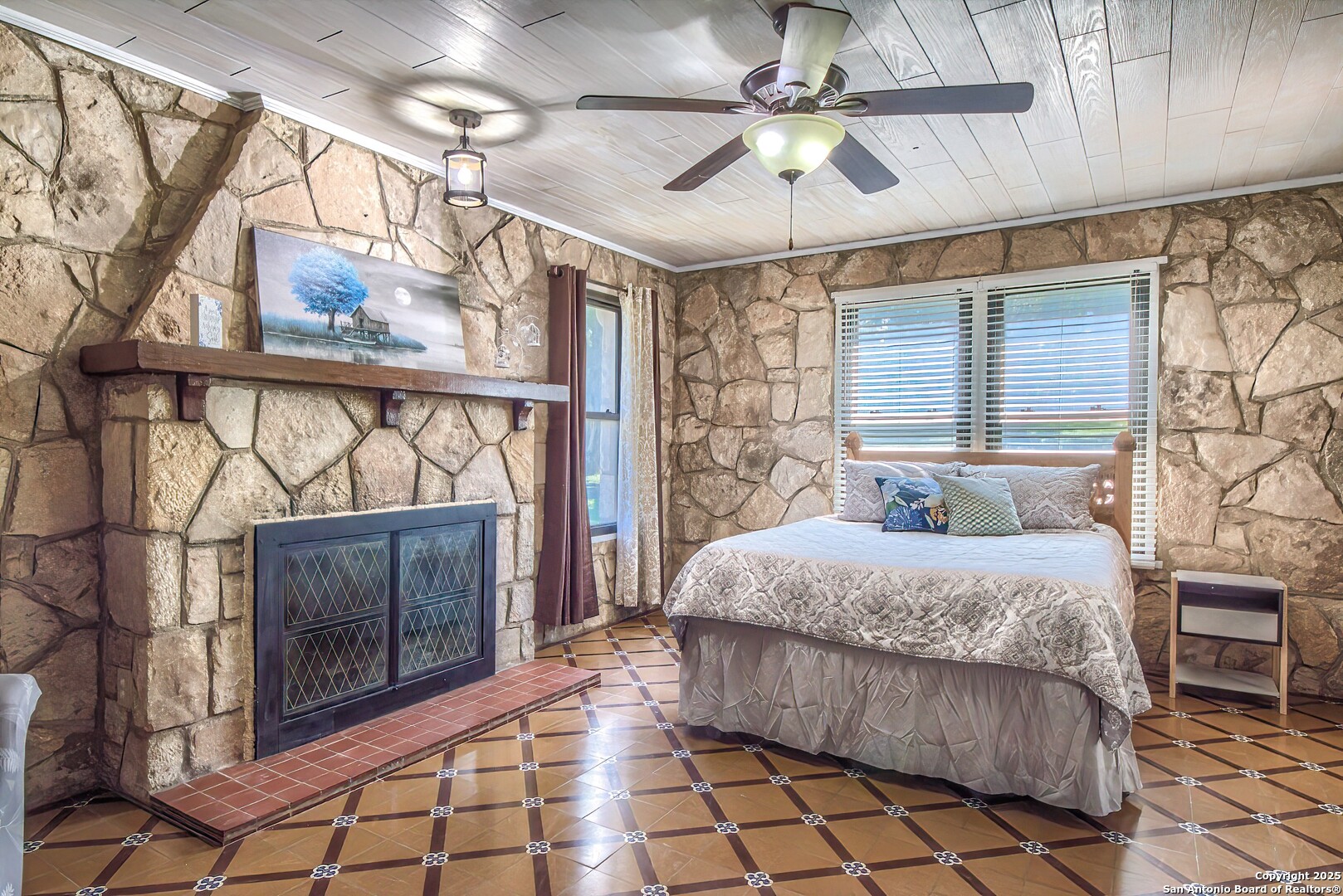 6986 County Road 271 Mico TX 78056