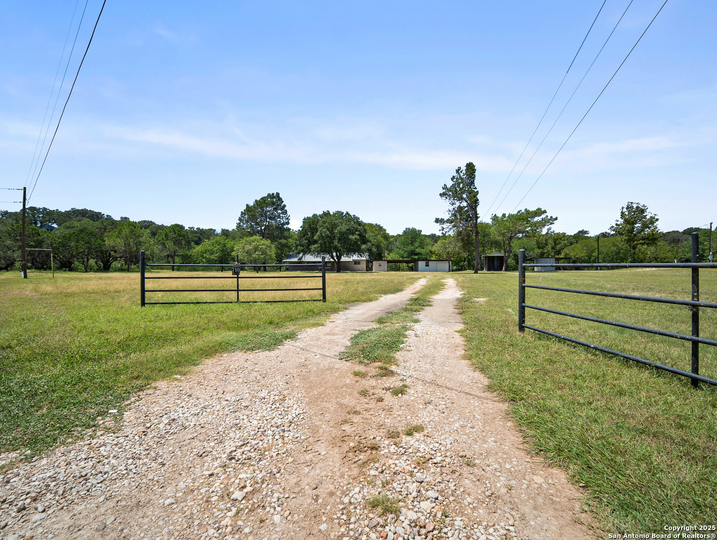 710 Chipman Lane Bandera TX 78003