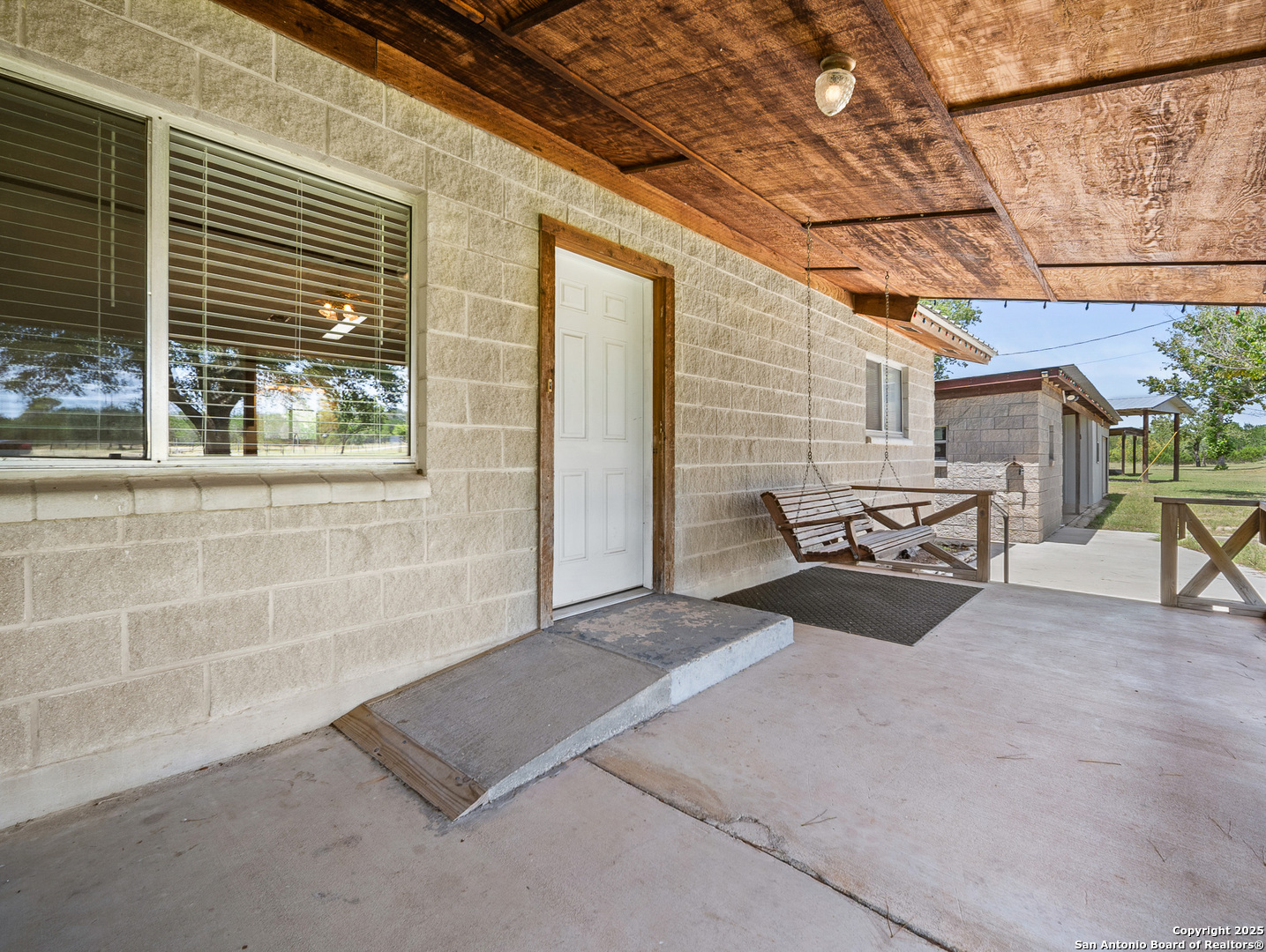 710 Chipman Lane Bandera TX 78003