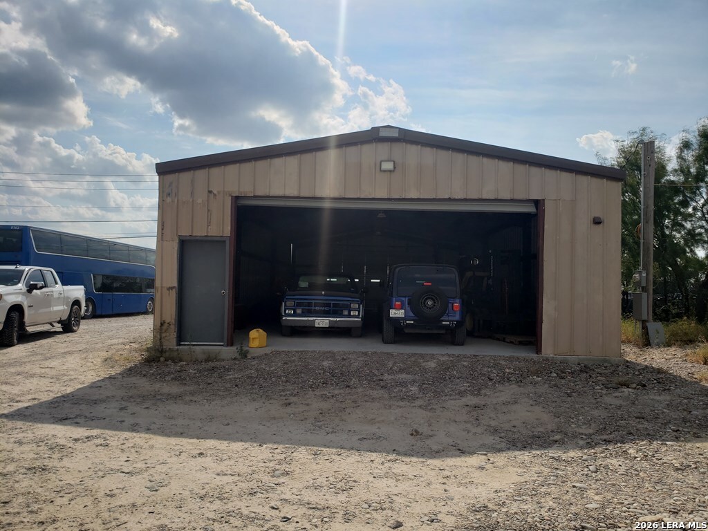 5681 Fm 1021 Eagle Pass TX 78852