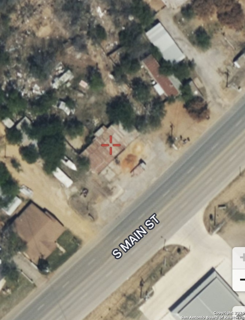 807 & 809 S Main / Ih-35 Business Loop Cotulla TX 78014