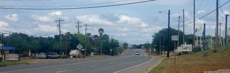 807 & 809 S Main / Ih-35 Business Loop Cotulla TX 78014