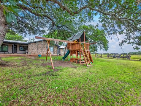 425 Seawillow Road Lockhart TX 78644