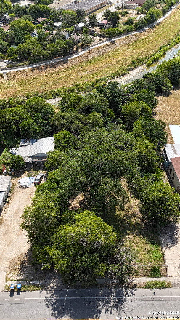 3106 S Flores San Antonio TX 78204