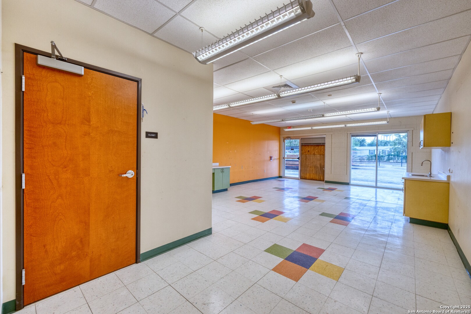 1402 1st Crystal City TX 78839