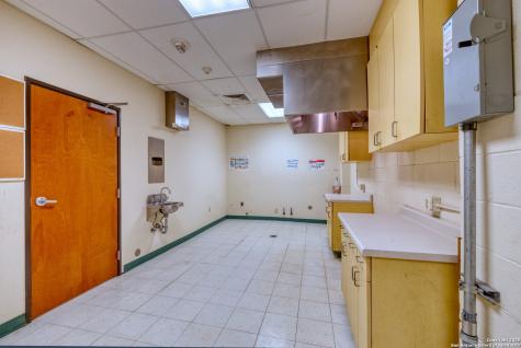 1402 1st Crystal City TX 78839