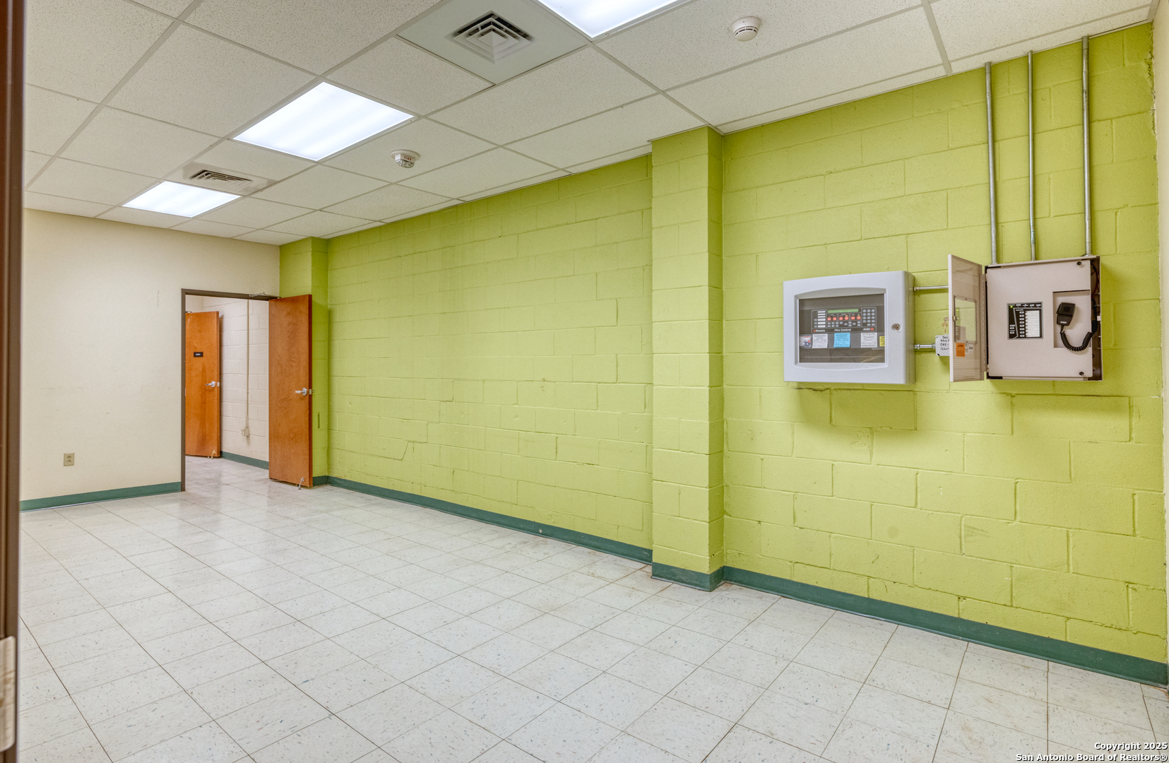 1402 1st Crystal City TX 78839