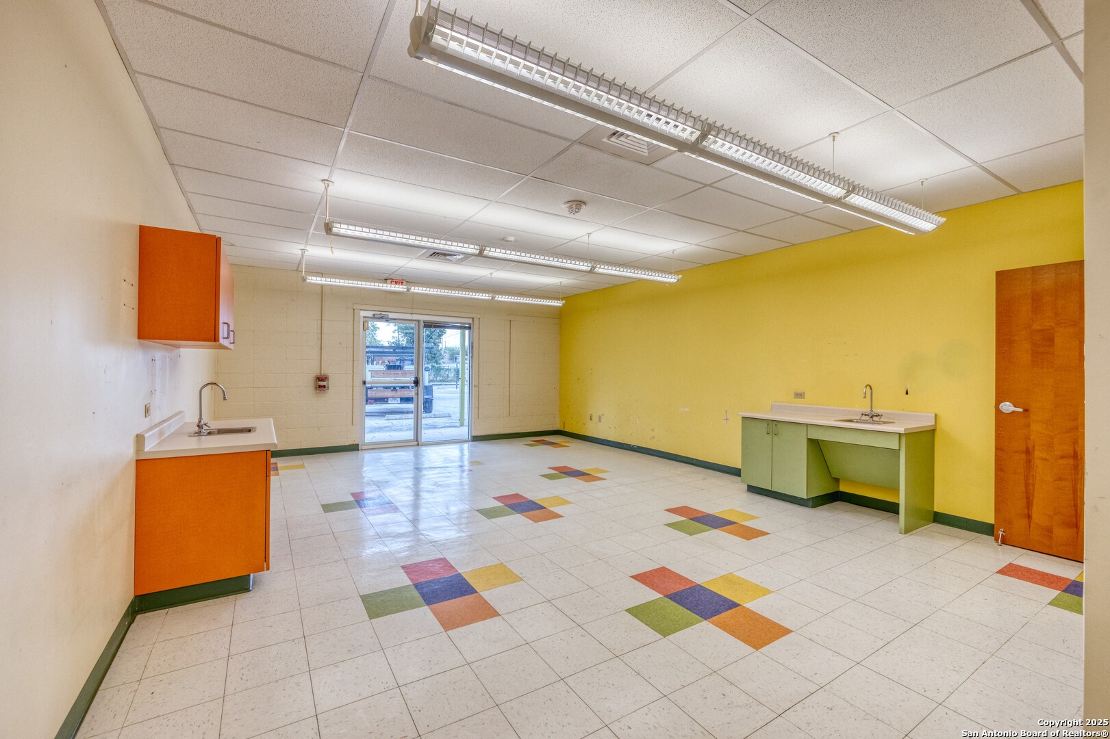 1402 1st Crystal City TX 78839