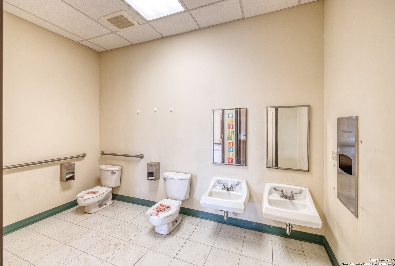 1402 1st Crystal City TX 78839