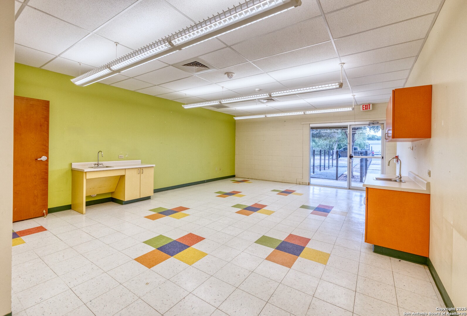 1402 1st Crystal City TX 78839