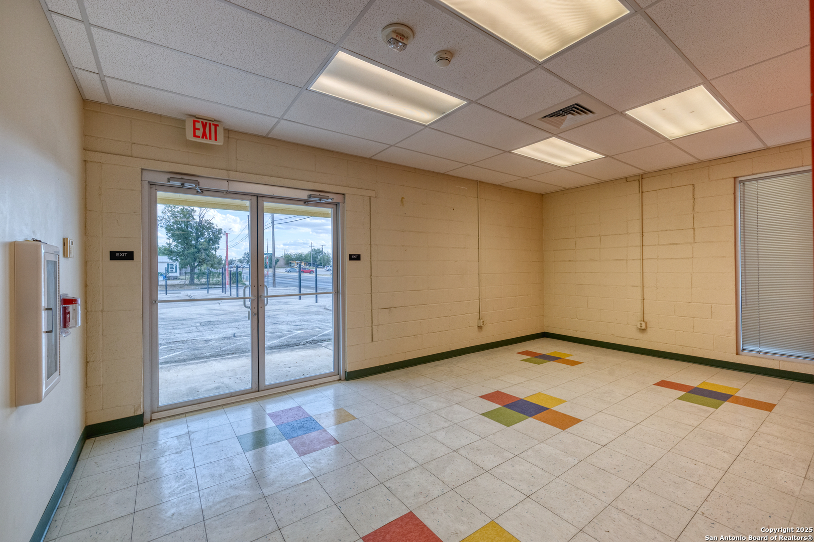 1402 1st Crystal City TX 78839