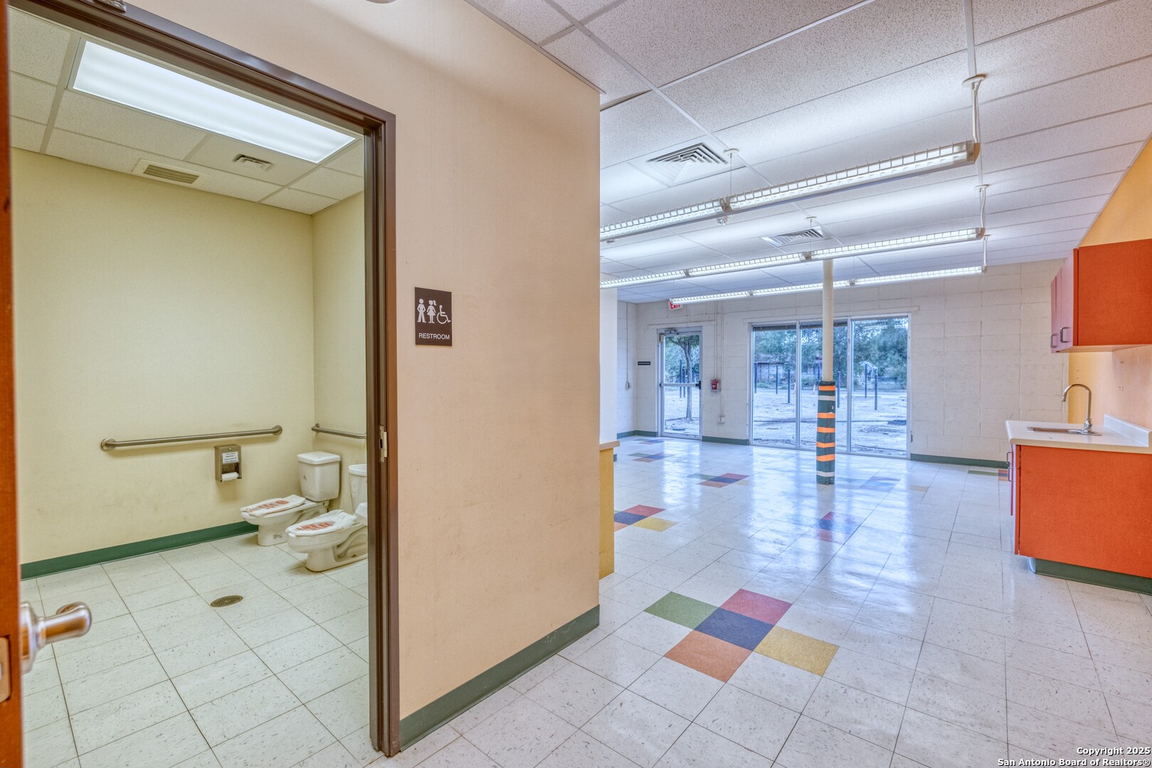 1402 1st Crystal City TX 78839