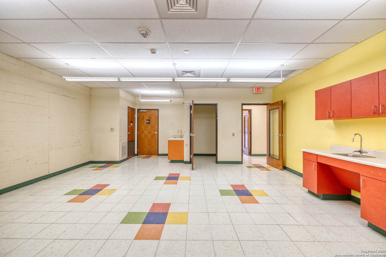 1402 1st Crystal City TX 78839