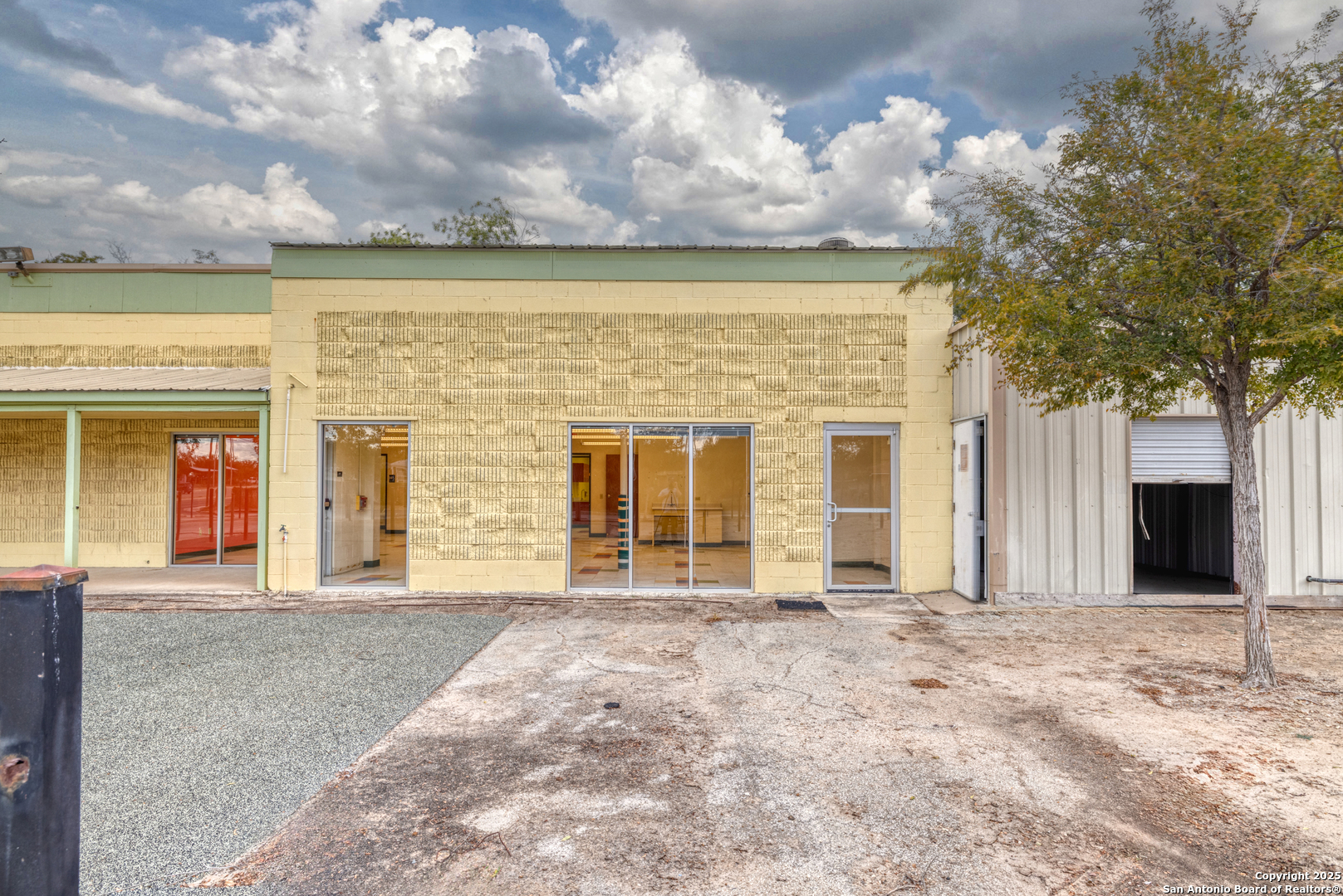 1402 1st Crystal City TX 78839