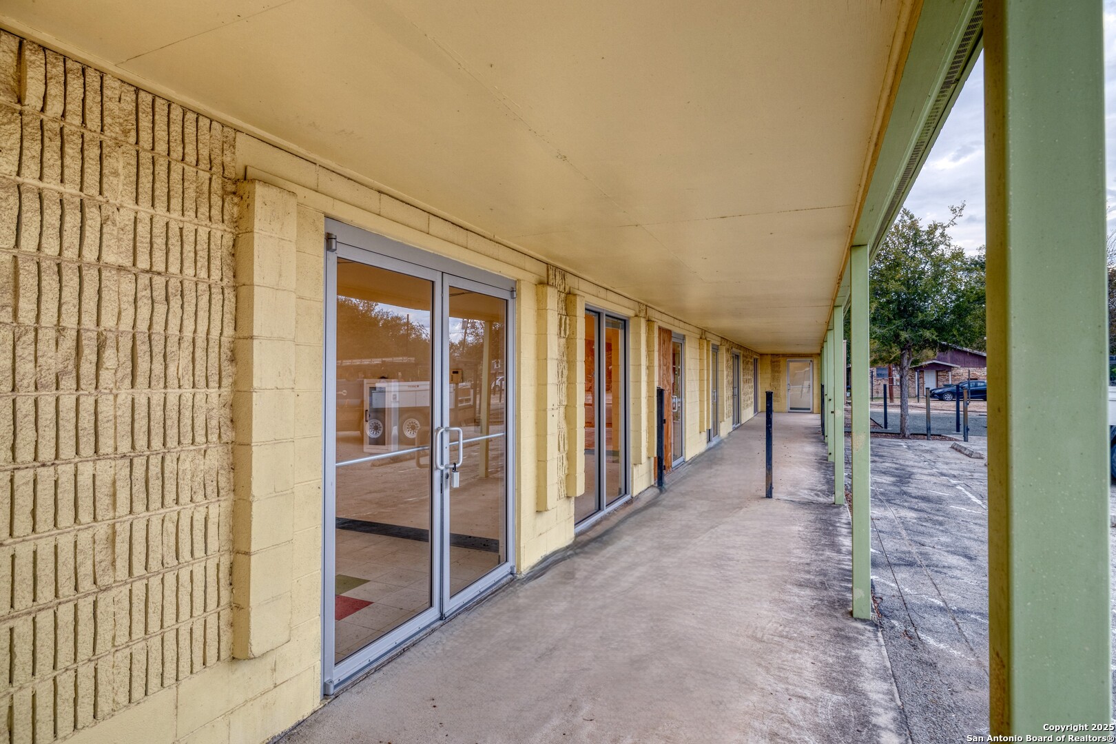 1402 1st Crystal City TX 78839