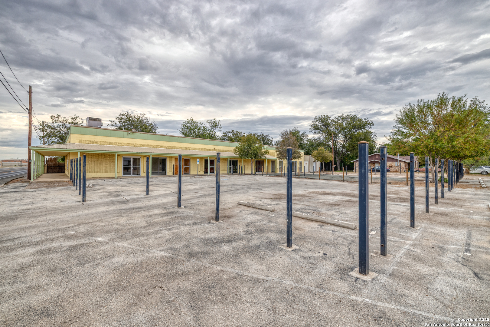 1402 1st Crystal City TX 78839