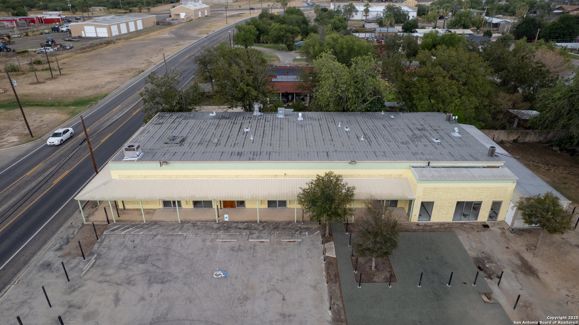 1402 1st Crystal City TX 78839