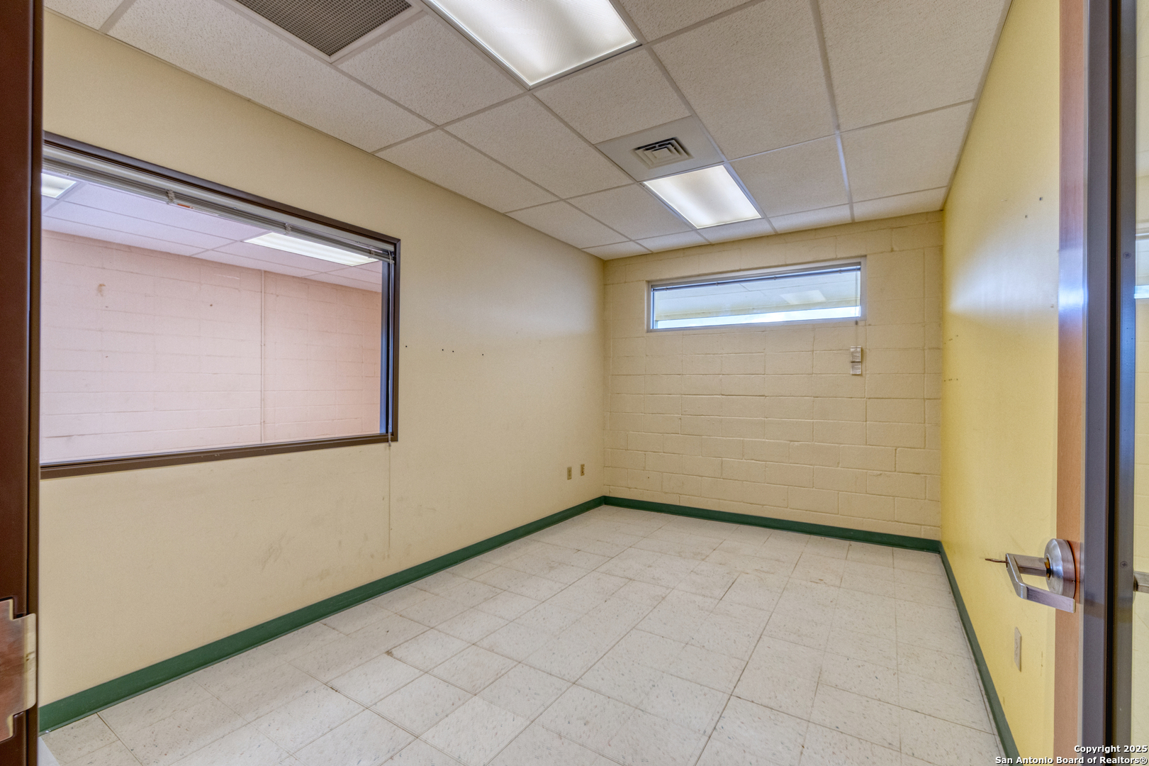 1402 1st Crystal City TX 78839