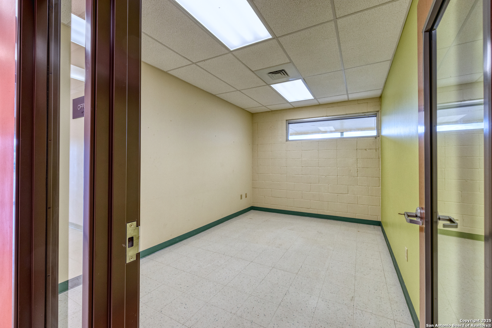 1402 1st Crystal City TX 78839