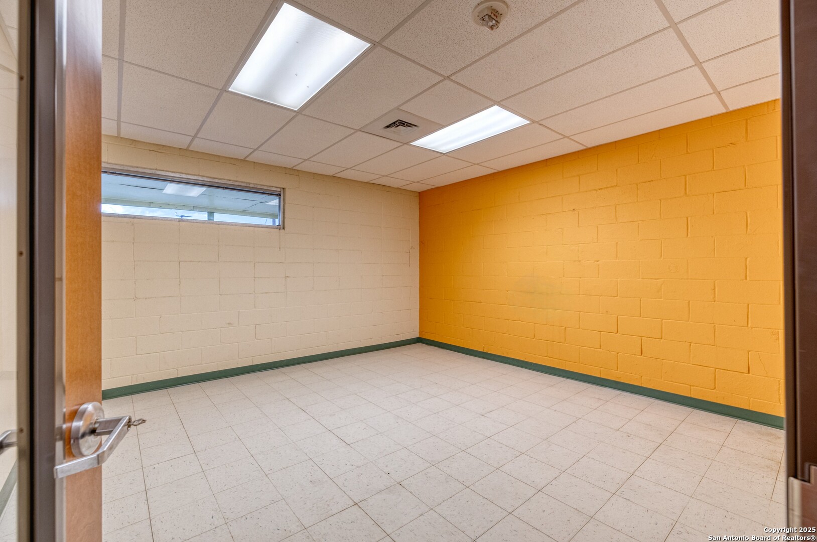 1402 1st Crystal City TX 78839