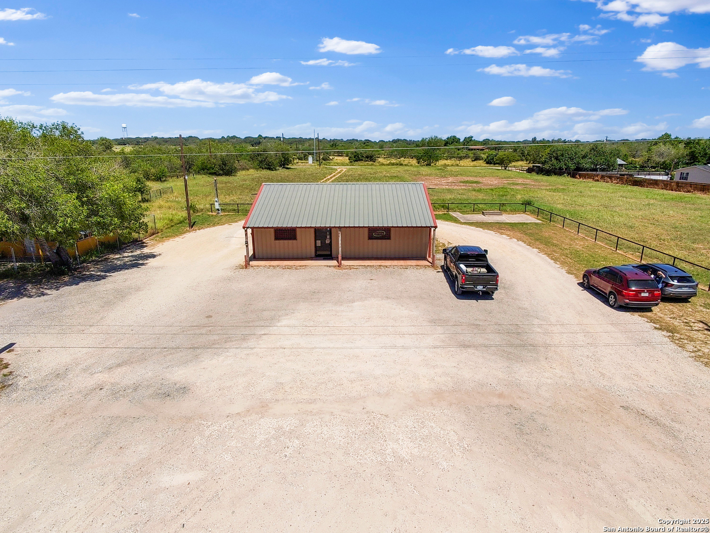 525 Highway 132 N Tx Devine TX 78016