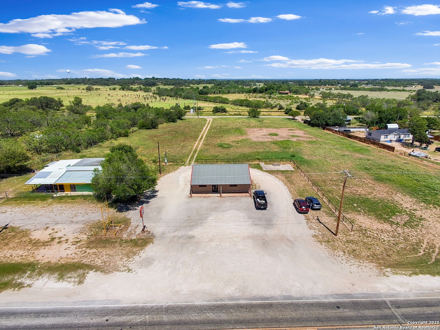 525 Highway 132 N Tx Devine TX 78016
