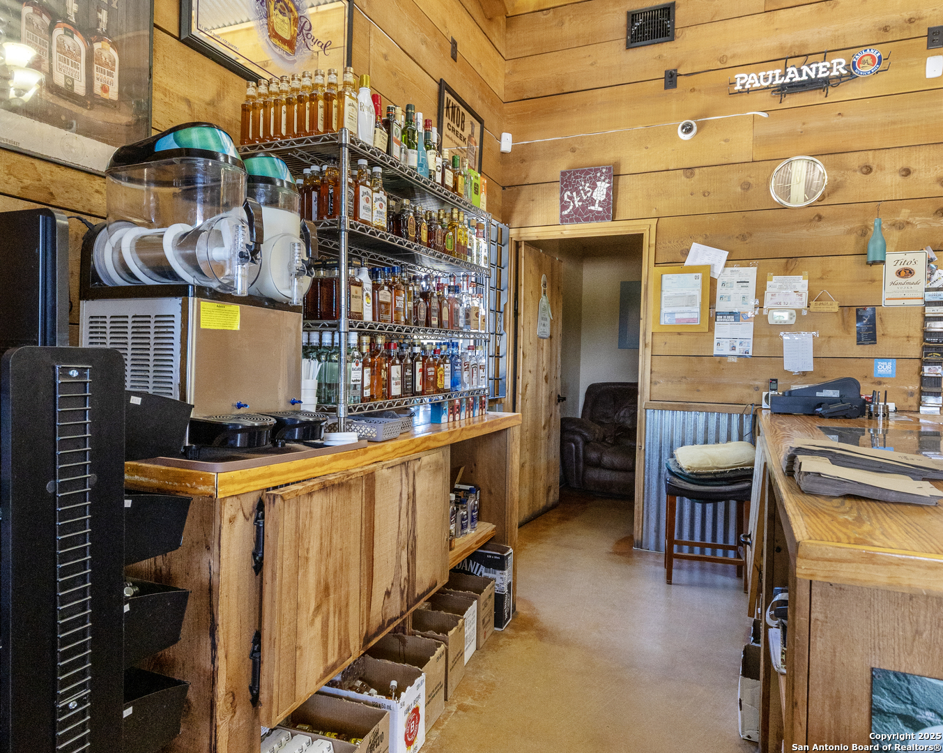 525 Highway 132 N Tx Devine TX 78016