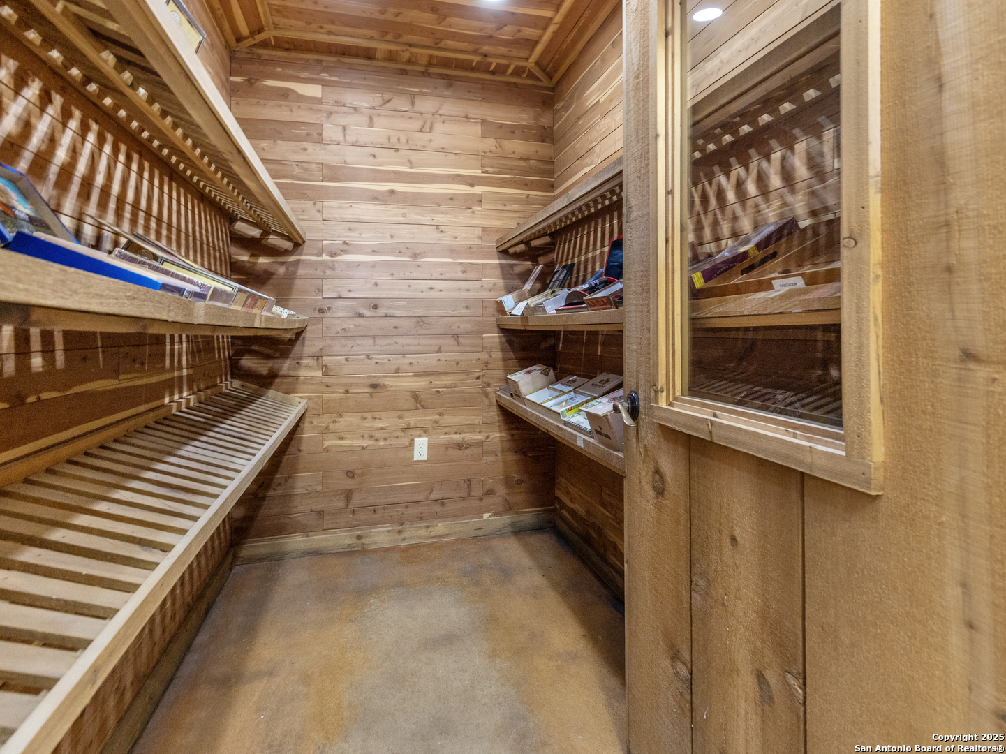 525 Highway 132 N Tx Devine TX 78016