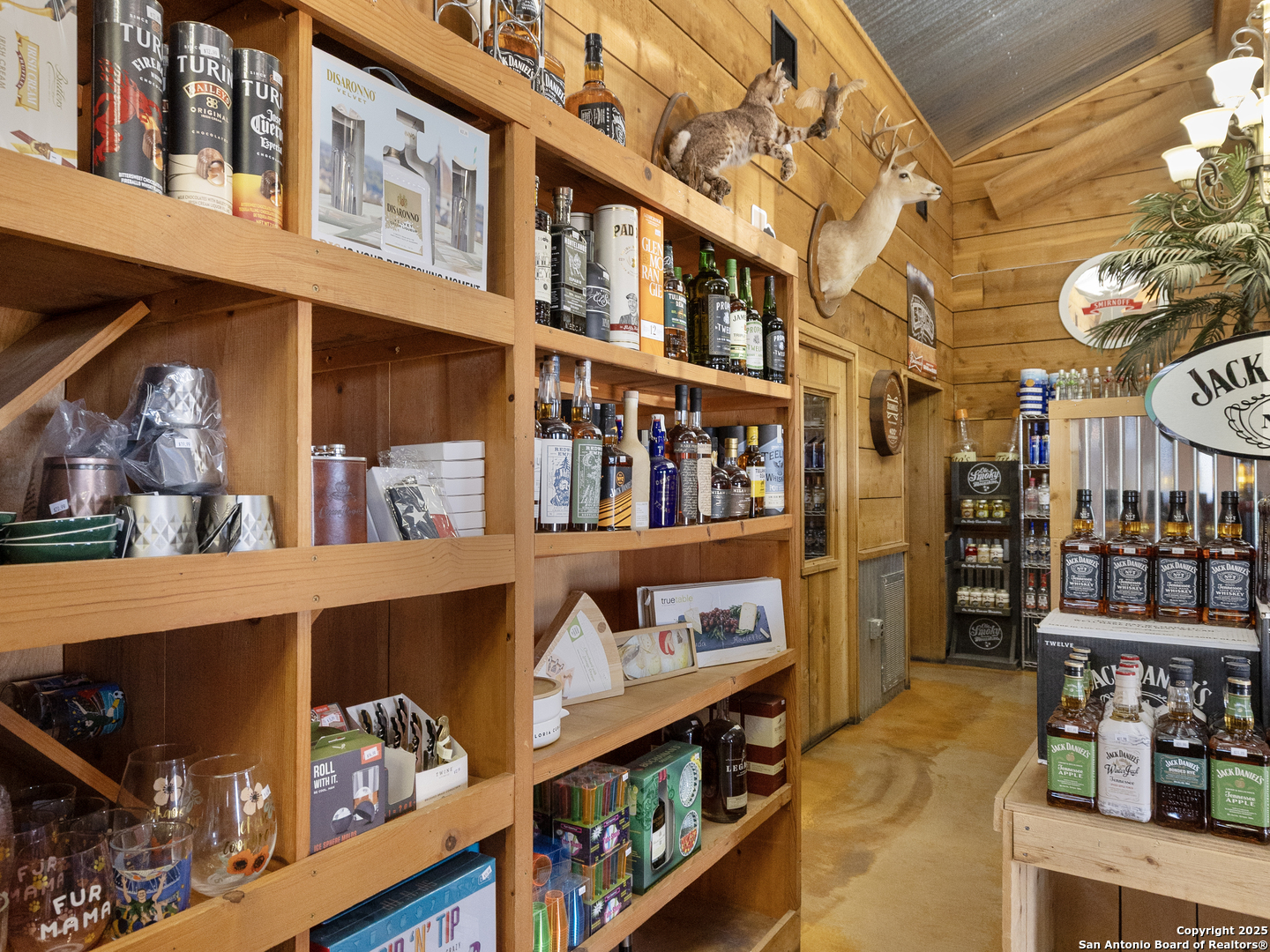 525 Highway 132 N Tx Devine TX 78016