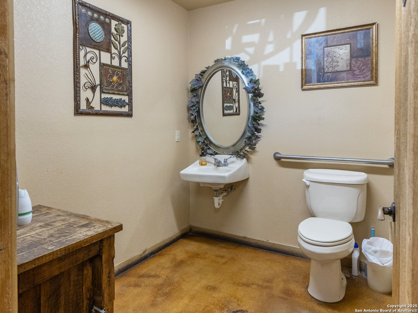 525 Highway 132 N Tx Devine TX 78016