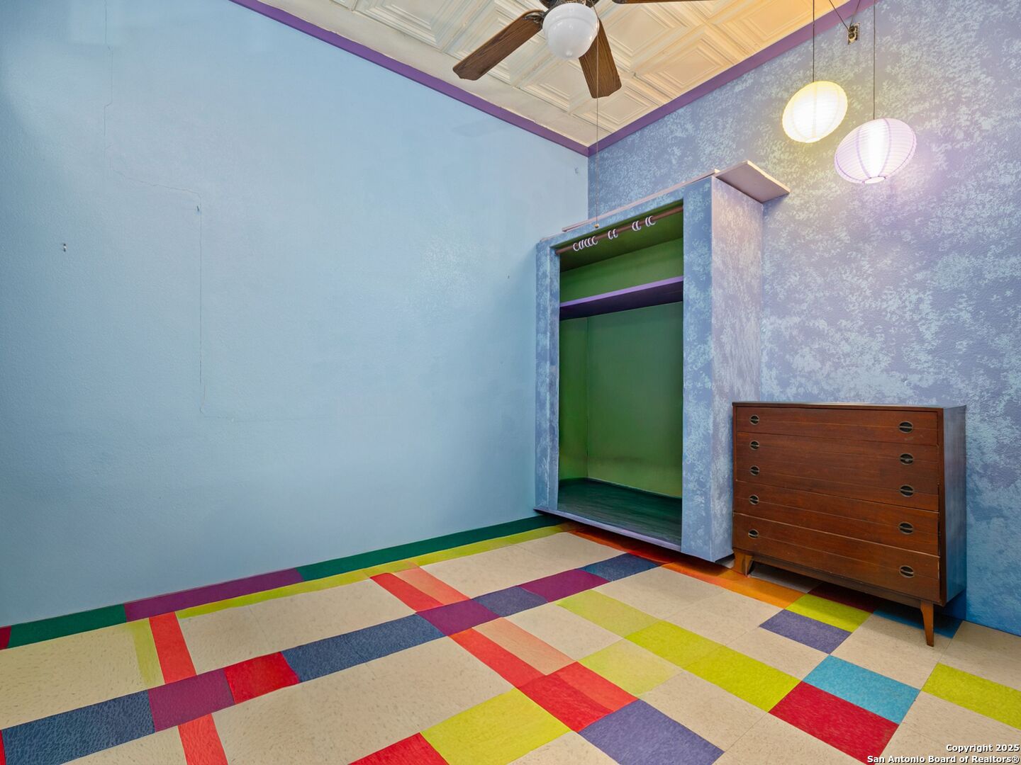 1651 W Woodlawn San Antonio TX 78201