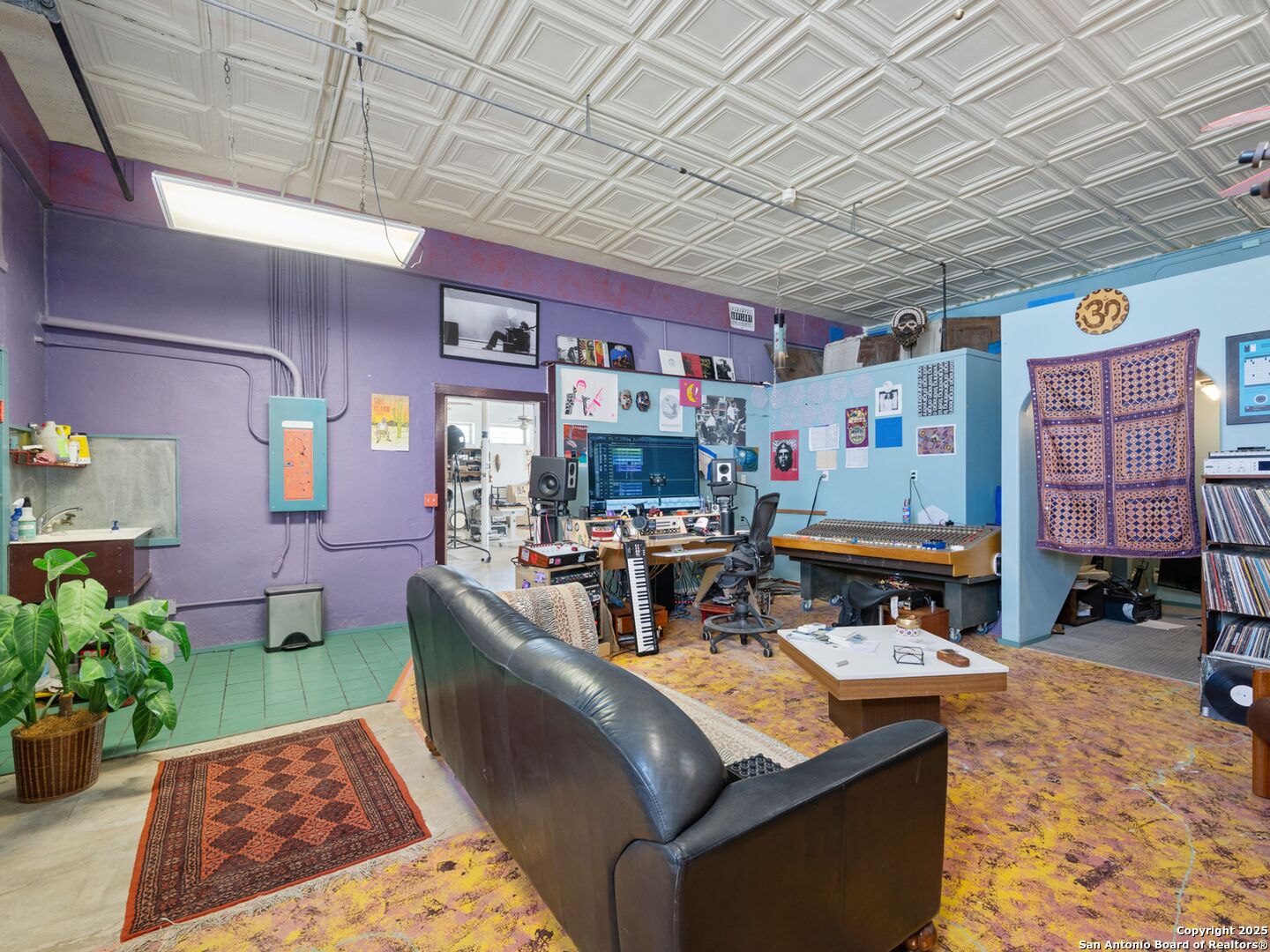 1651 W Woodlawn San Antonio TX 78201