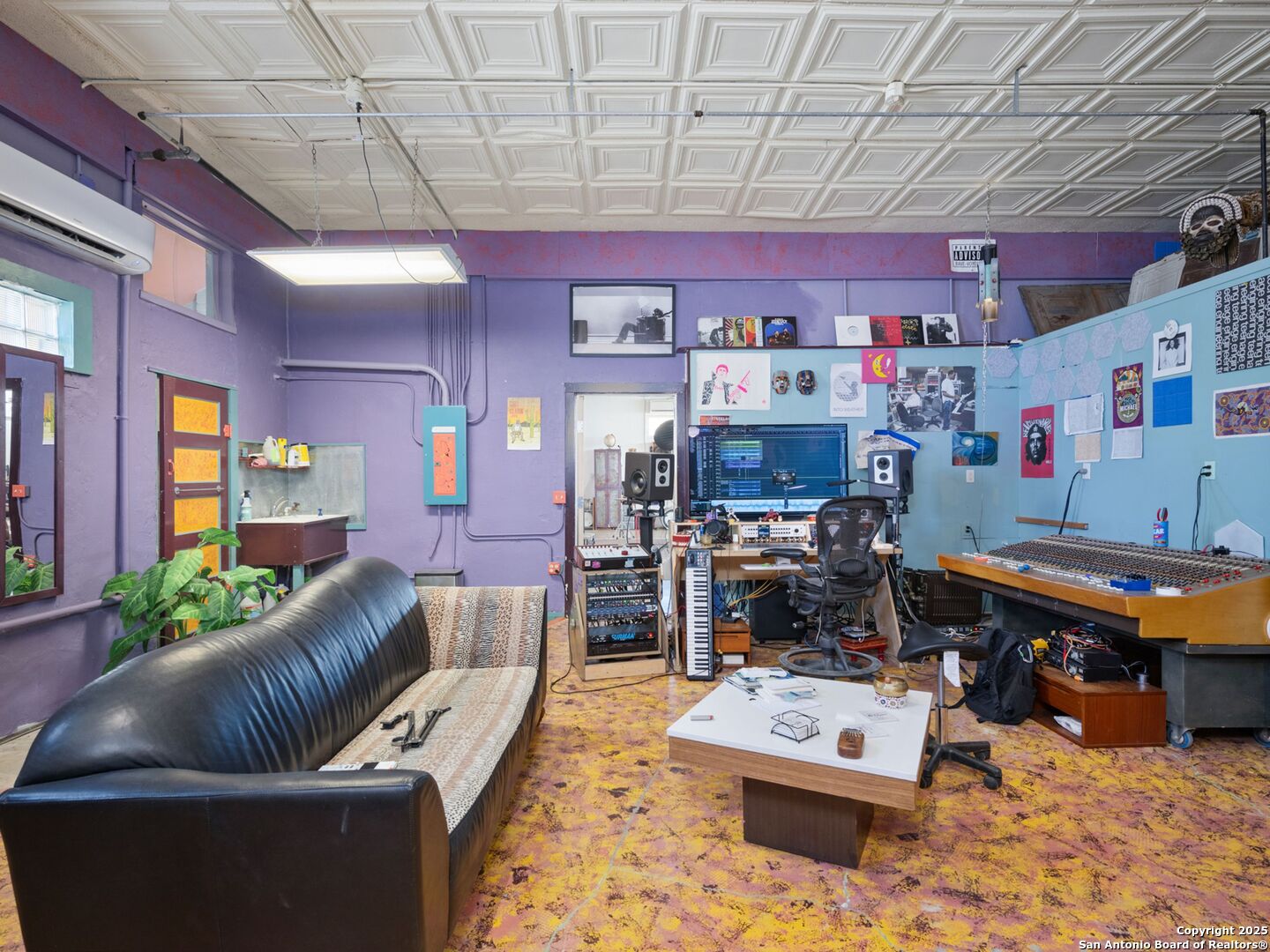 1651 W Woodlawn San Antonio TX 78201