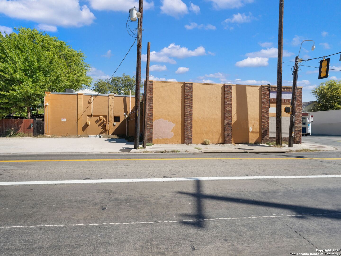 1651 W Woodlawn San Antonio TX 78201