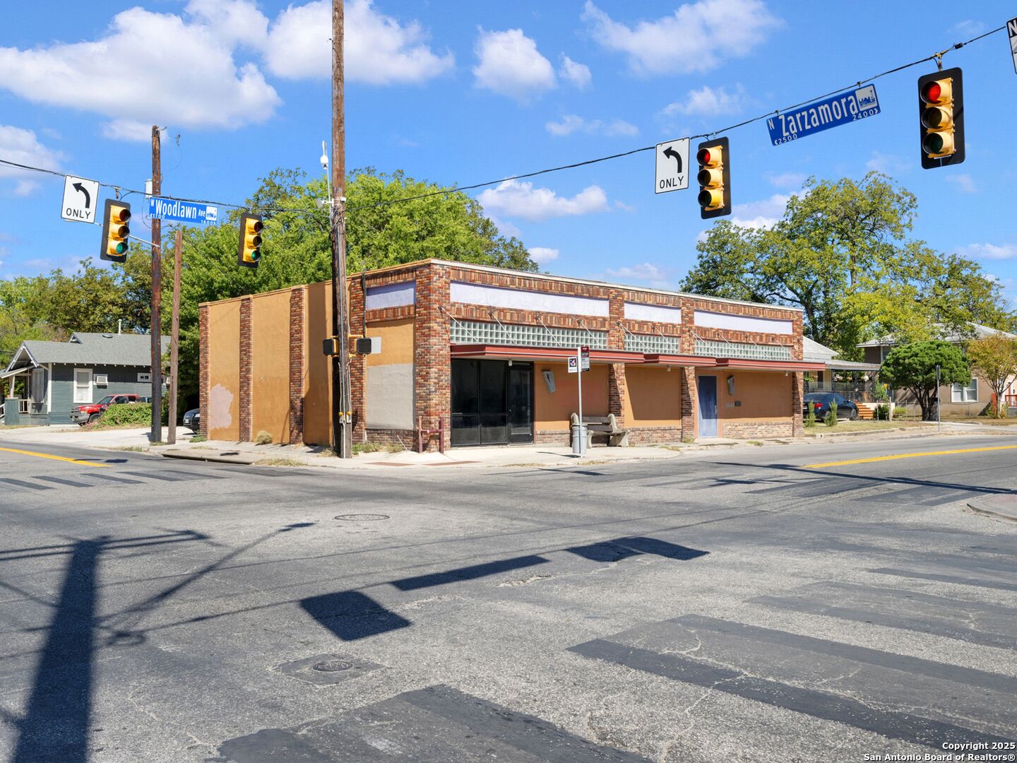 1651 W Woodlawn San Antonio TX 78201