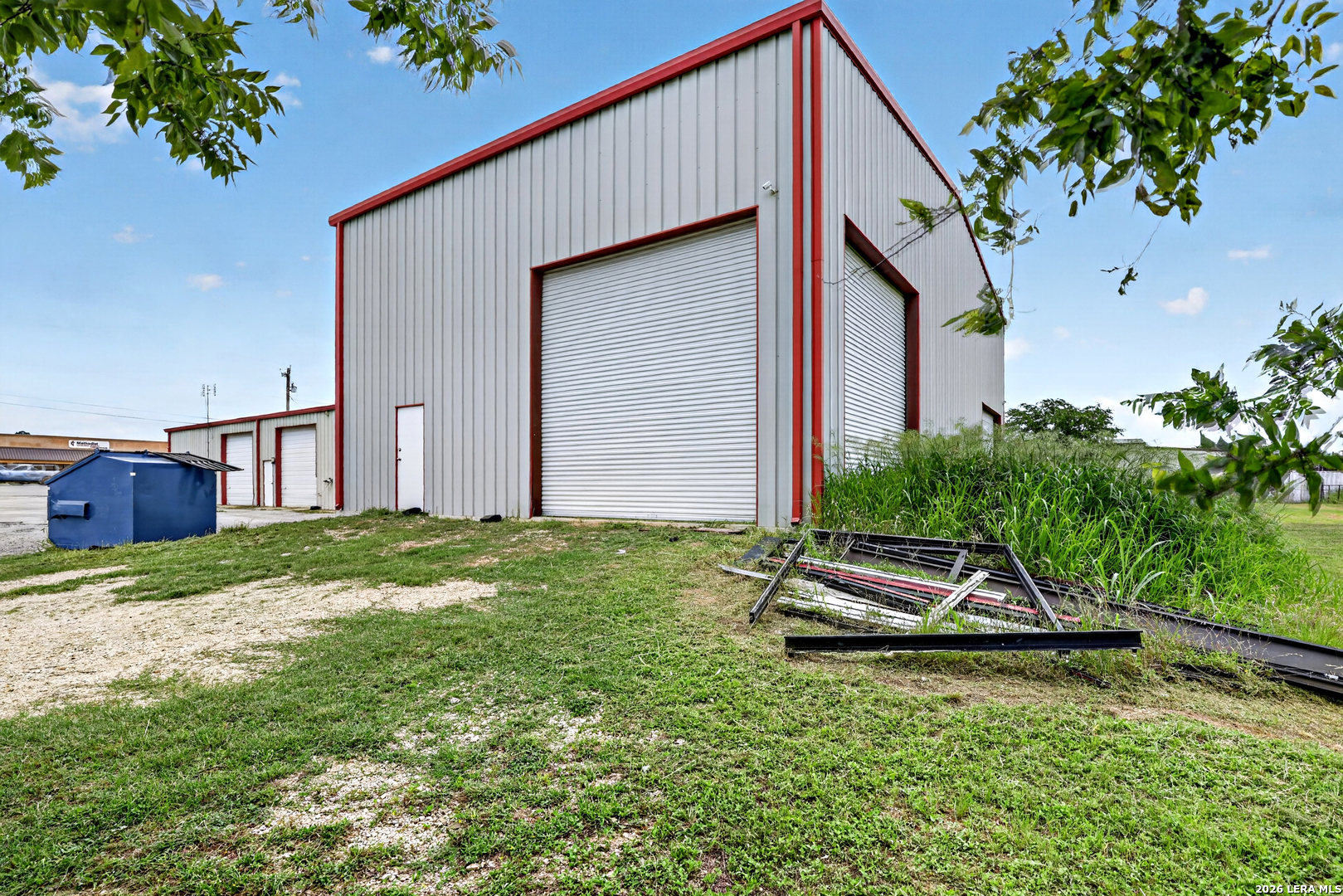 1237 W Oaklawn Pleasanton TX 78064