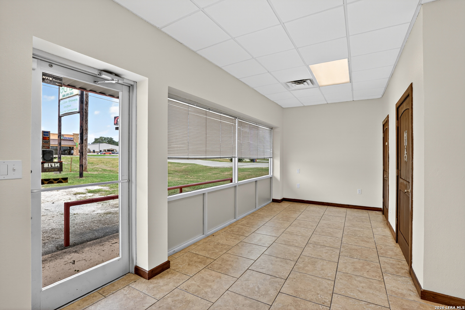1237 W Oaklawn Pleasanton TX 78064