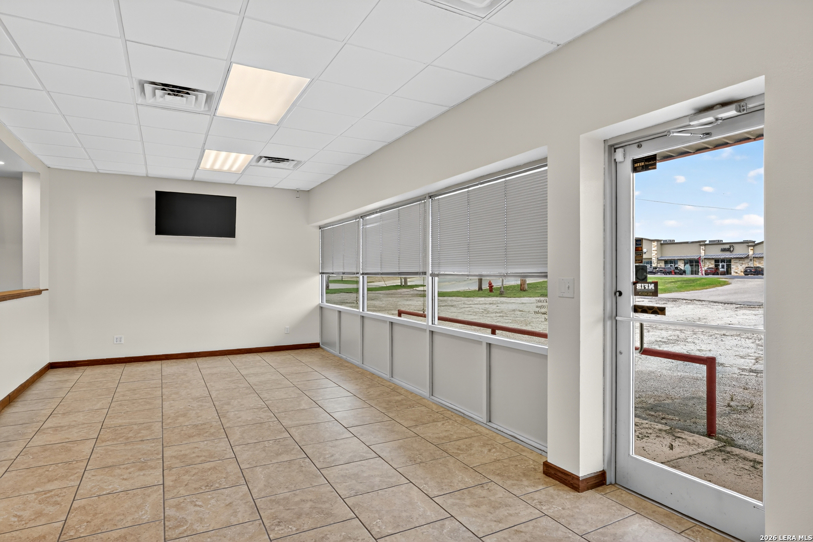 1237 W Oaklawn Pleasanton TX 78064