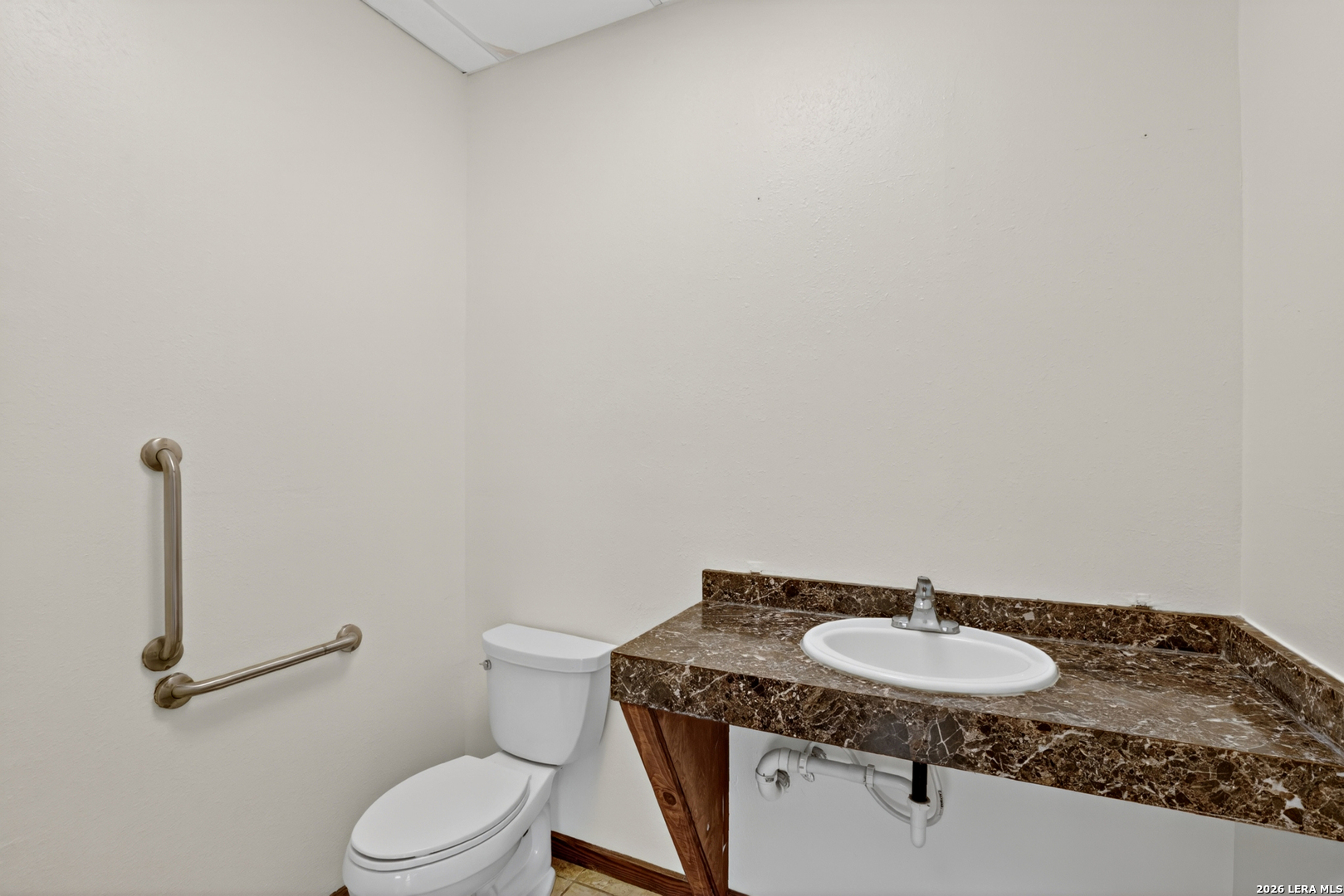 1237 W Oaklawn Pleasanton TX 78064