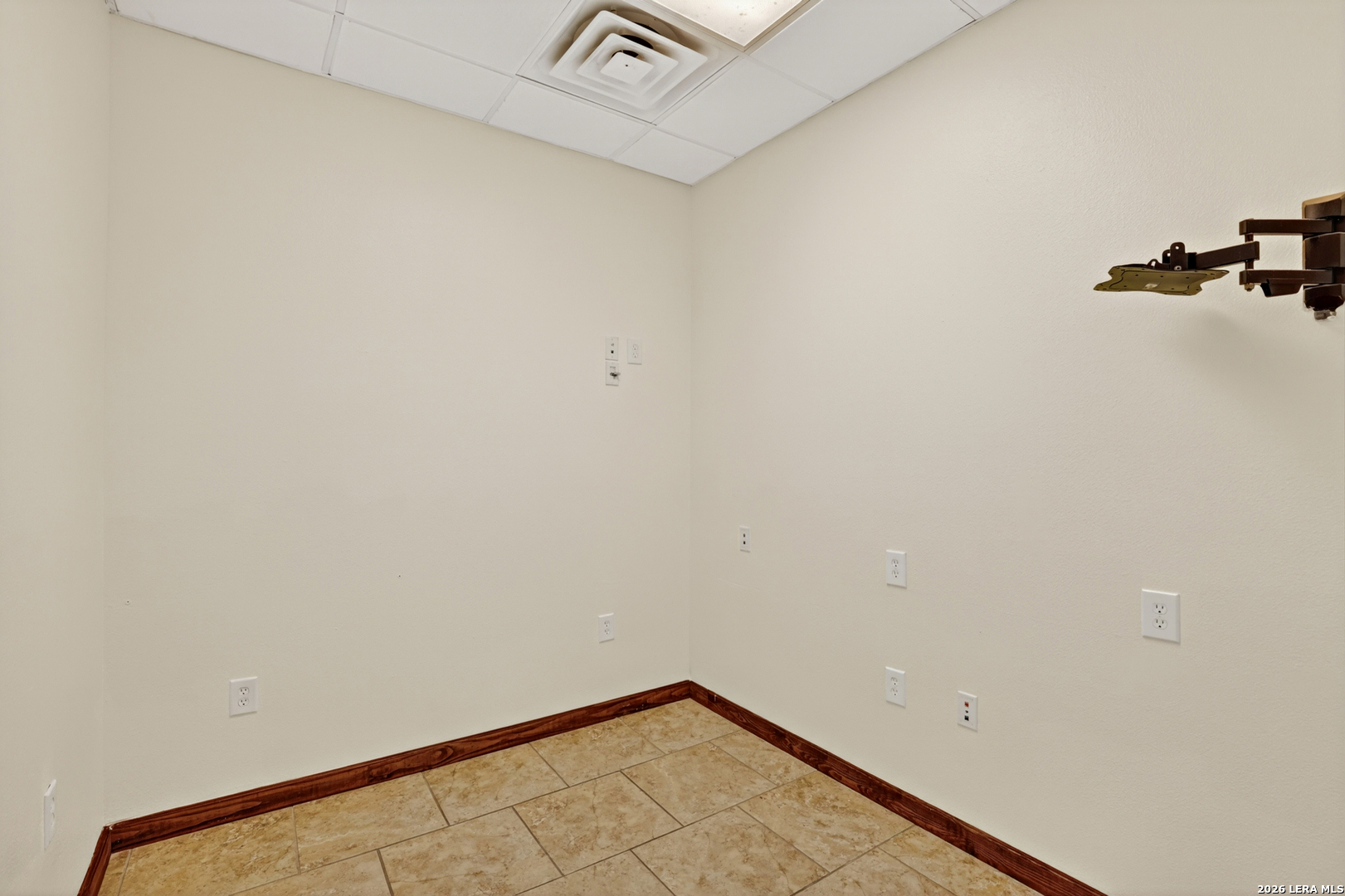 1237 W Oaklawn Pleasanton TX 78064