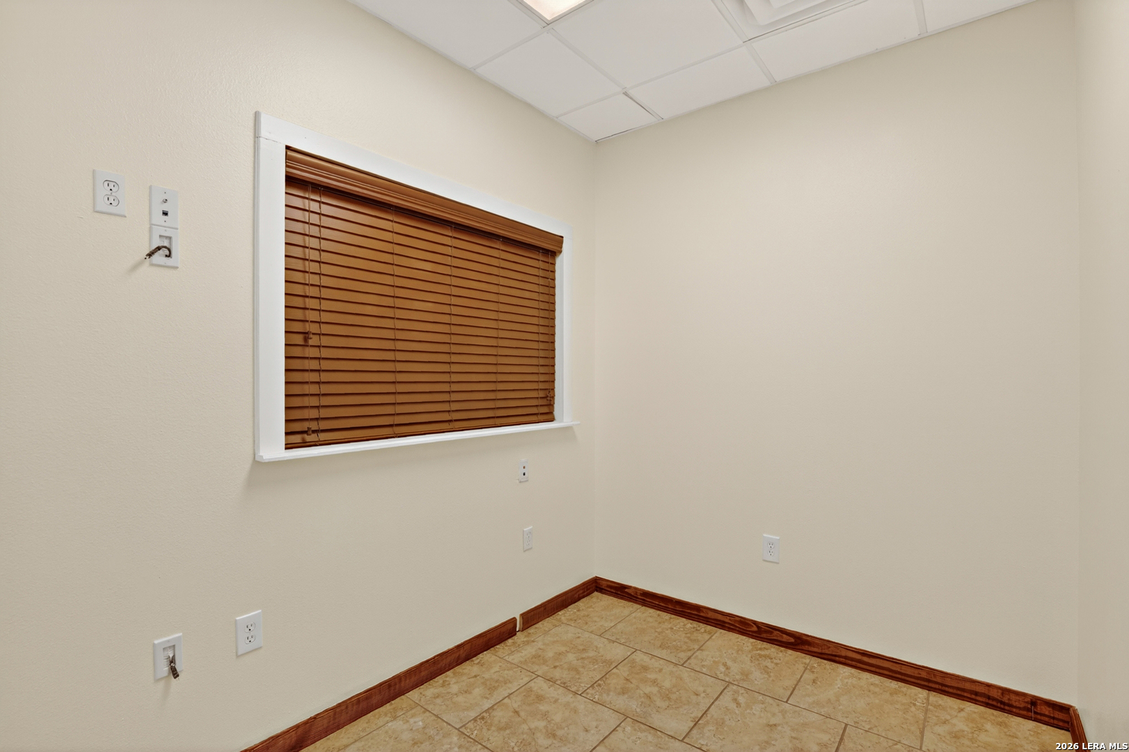 1237 W Oaklawn Pleasanton TX 78064