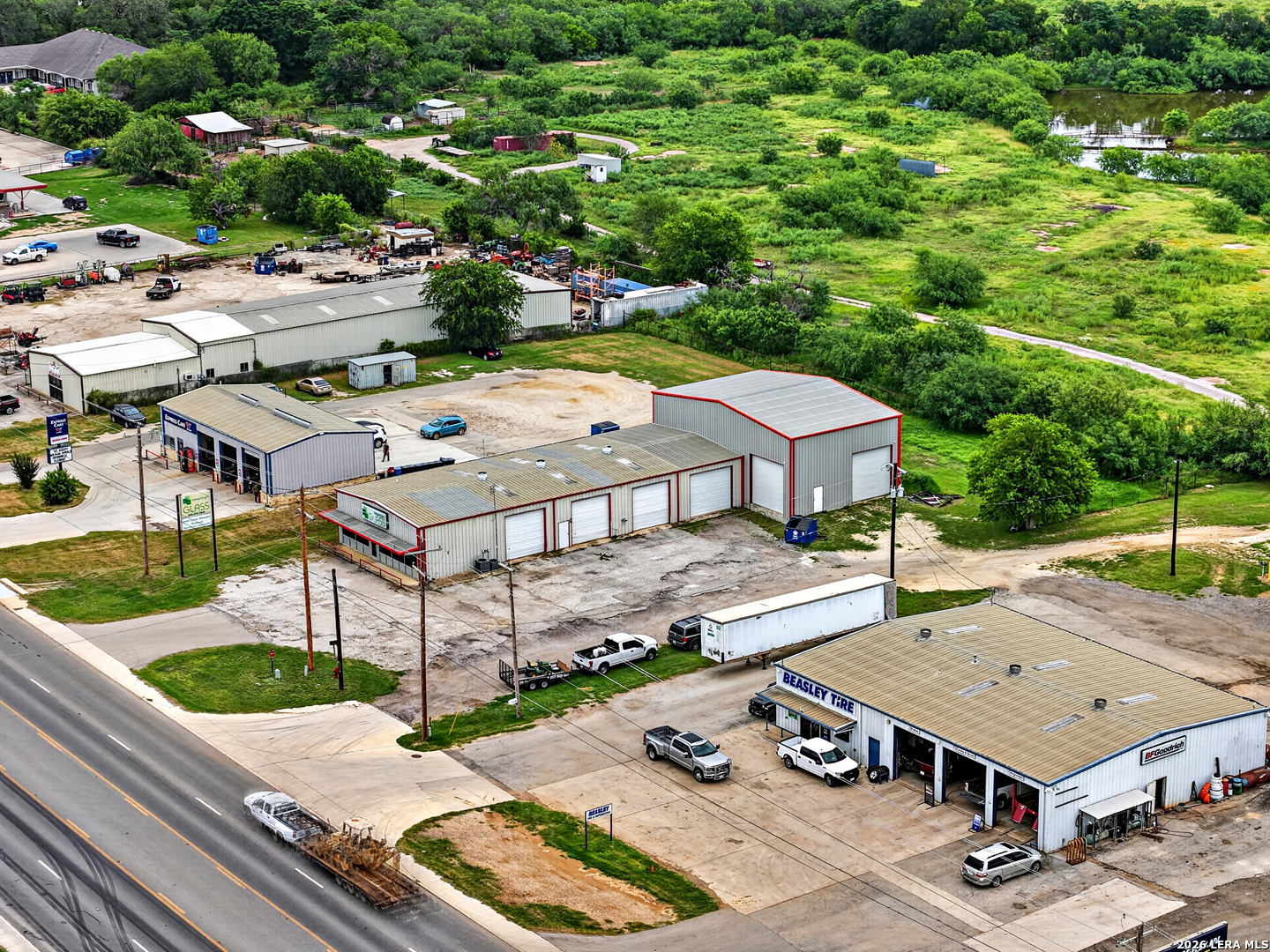 1237 W Oaklawn Pleasanton TX 78064